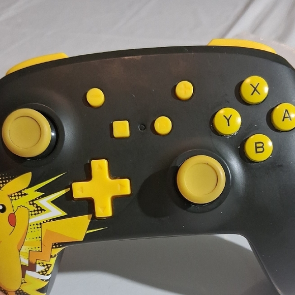 Wireless Pikachu controller compatible with Nintendo Switch Pro Controller - Picture 7 of 8
